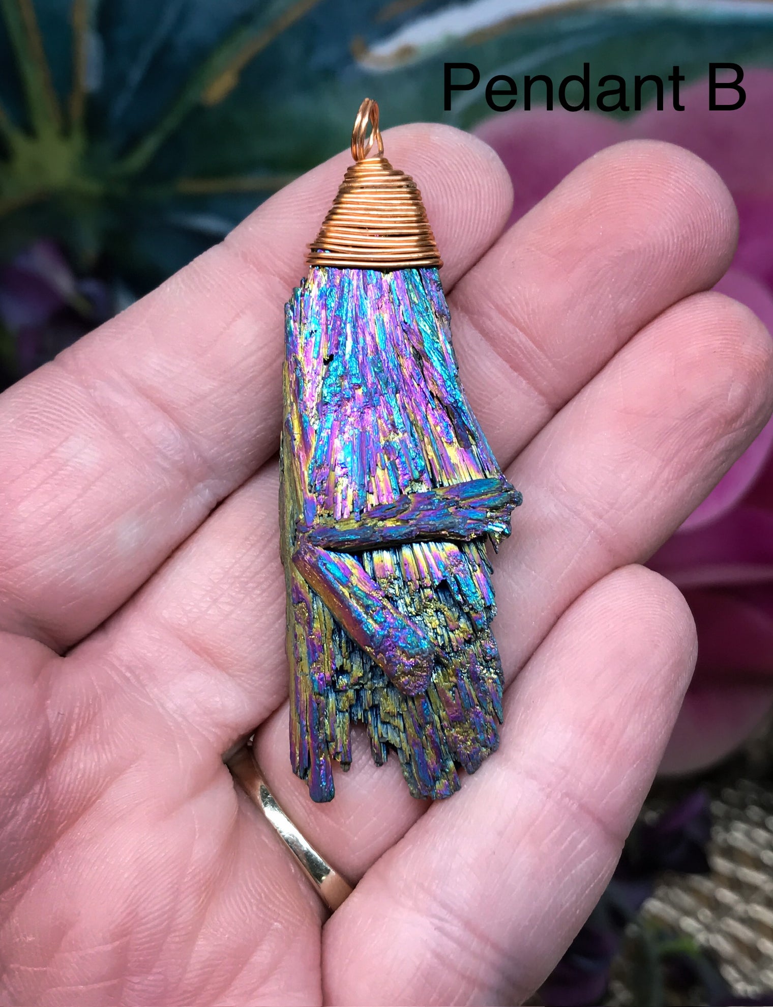 Titanium Aura Kyanite Fan Pendant for Chakra Charging, Restoring Balance & Promotes Positive Energy