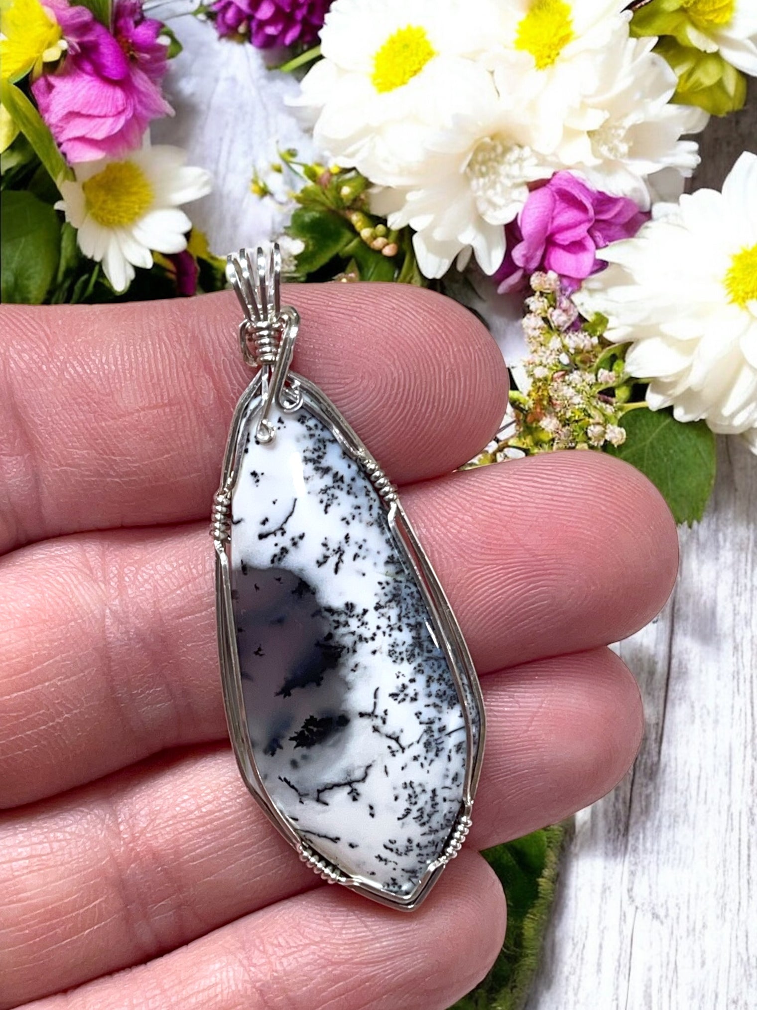 Snow Scene Agate Pendant for Meditation, Dreamwork & Clearing Mental Clutter