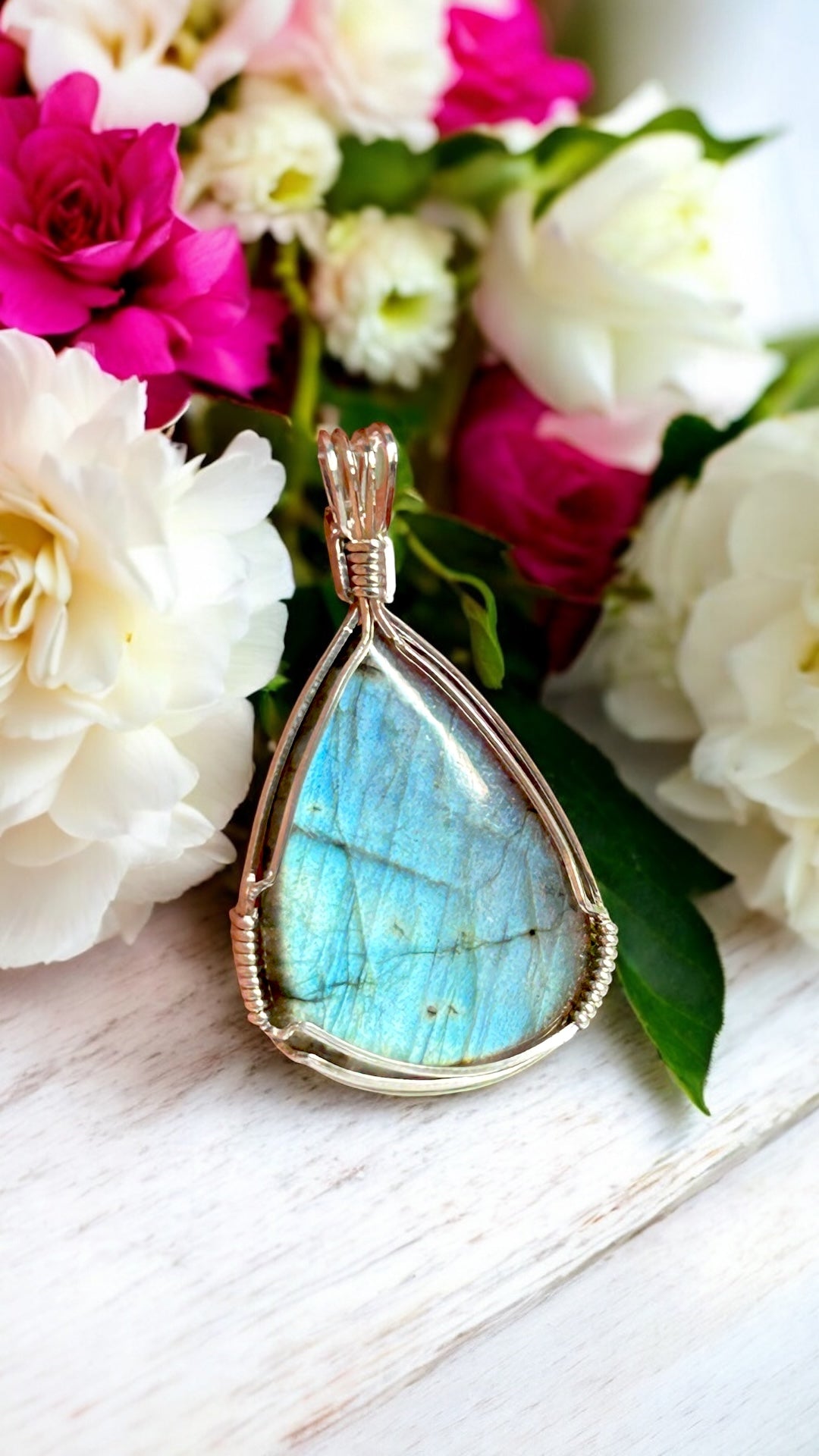 Blue Labradorite Pendant for Shielding Your Aura, Balanced Energy & Intuition