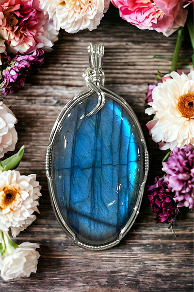 Labradorite Pendant for Balanced Energy, Intuition & Harmony