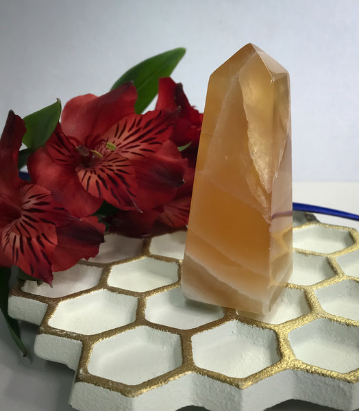 Honey Calcite Crystal Point for Alleviating Nervousness, Anti Depressant & Energy Boosting